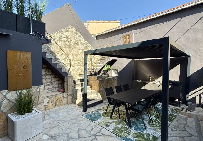 Ferienhaus in Kukljica - Holiday home Casa K A Ferienhaus in Kukljica - Holiday home Casa K A