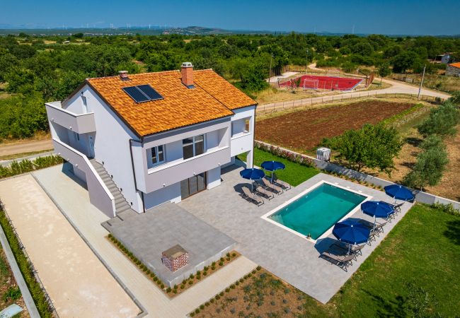 Ferienhaus in Galovac - Villa Campi Dalmatia Ferienhaus in Galovac - Villa Campi Dalmatia