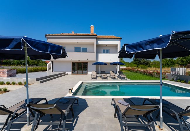 Ferienhaus in Galovac - Villa Campi Dalmatia Ferienhaus in Galovac - Villa Campi Dalmatia