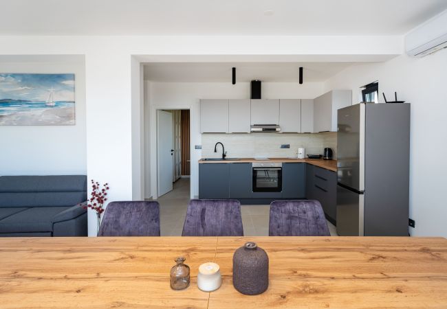 Ferienwohnung in Vrsi - Sea view apartment LaMag Ferienwohnung in Vrsi - Sea view apartment LaMag