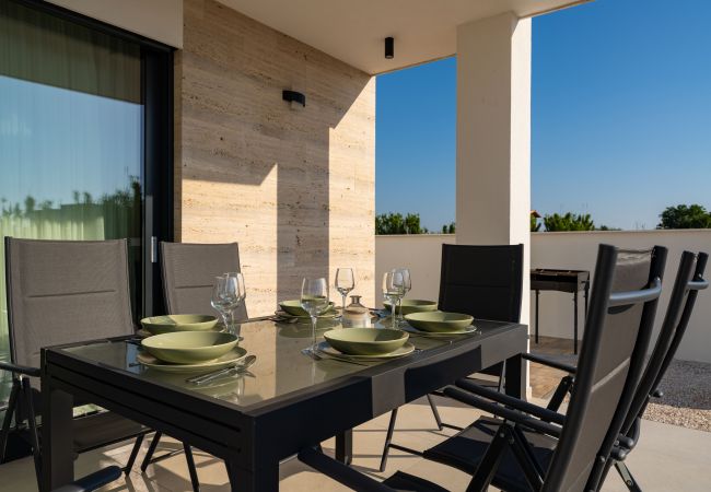 Ferienwohnung in Vrsi - Beach apartment LaMag Ferienwohnung in Vrsi - Beach apartment LaMag