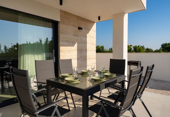 Ferienwohnung in Vrsi - Beach apartment LaMag Ferienwohnung in Vrsi - Beach apartment LaMag