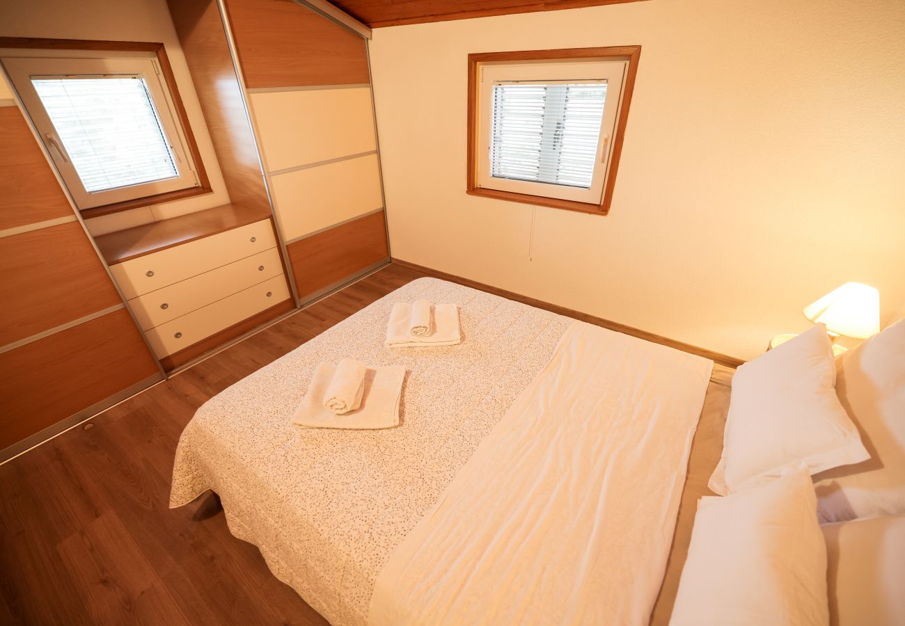 Ferienwohnung in Barotul - Sea view apartment Naledi