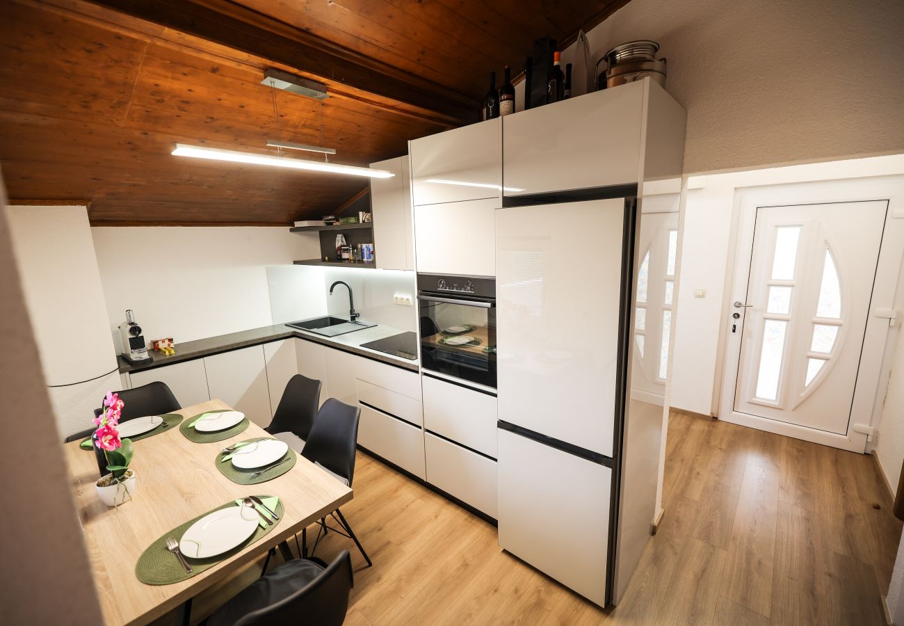 Ferienwohnung in Barotul - Sea view apartment Naledi