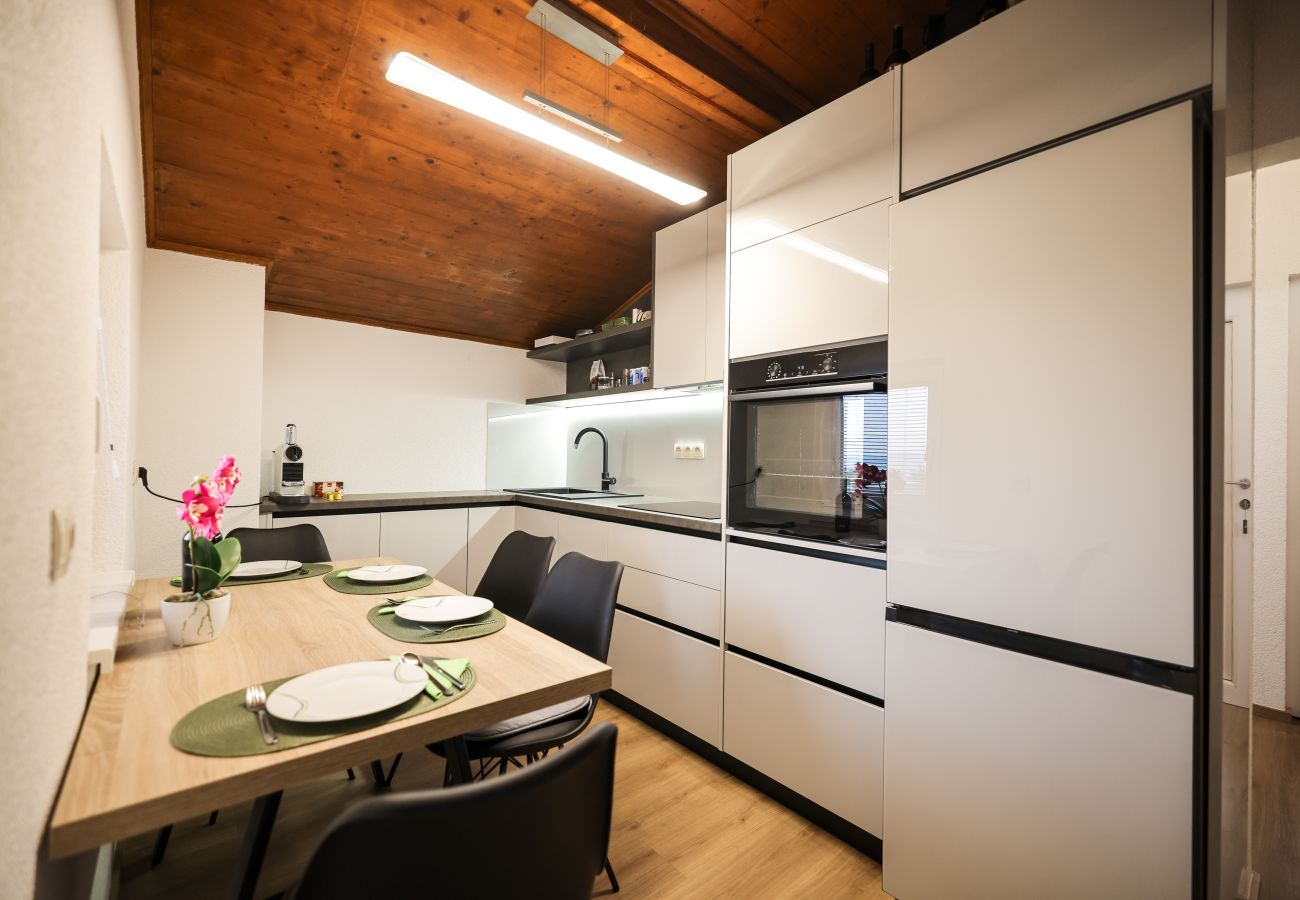 Ferienwohnung in Barotul - Sea view apartment Naledi