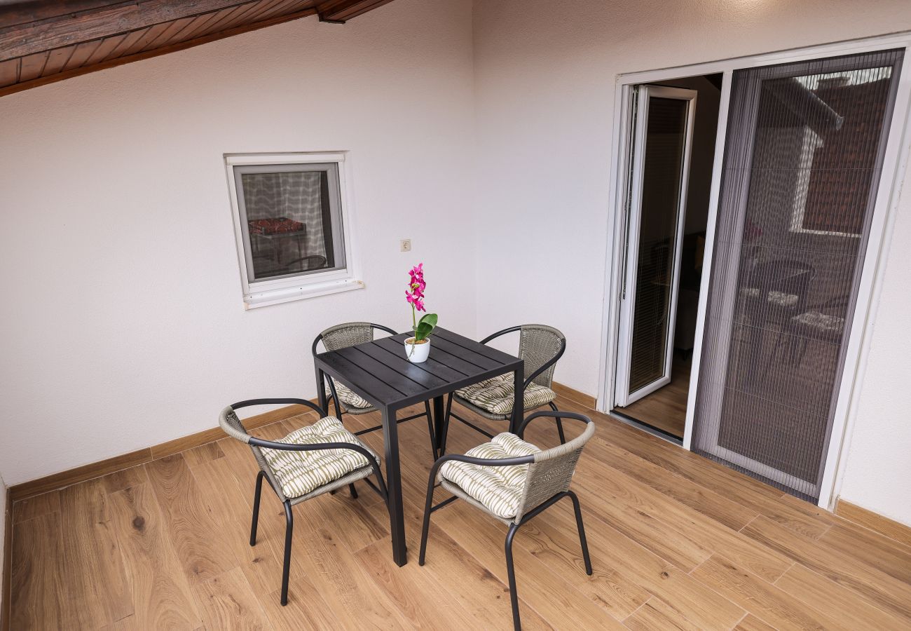 Ferienwohnung in Barotul - Sea view apartment Naledi
