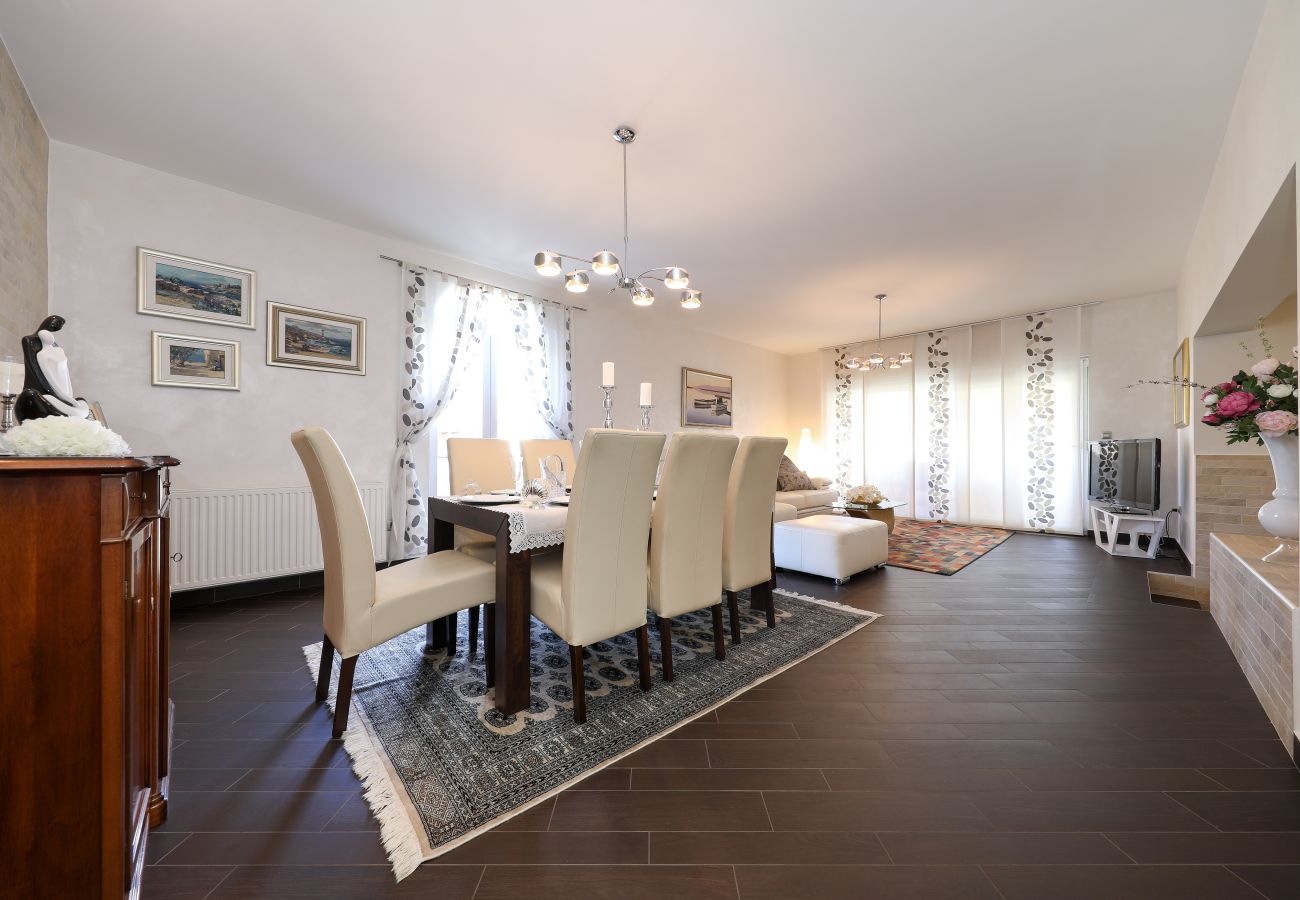 Ferienhaus in Pridraga - Sea view Villa Bella Ferienhaus in Pridraga - Sea view Villa Bella