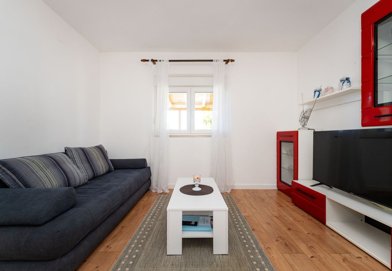 Ferienhaus in Raštevic - Holiday home Emily