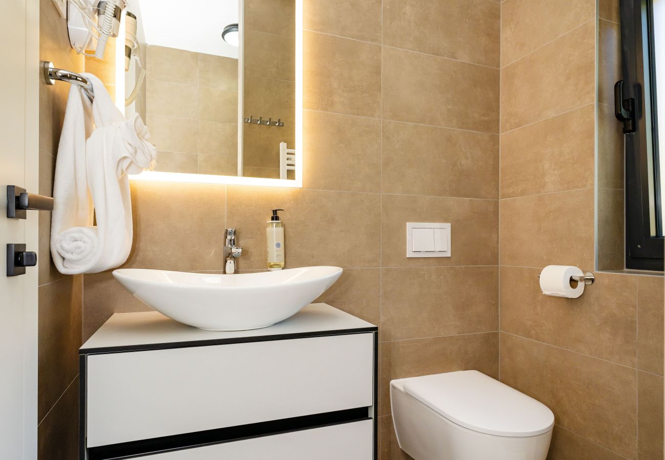 Ferienwohnung in Starigrad - Sea view Villa Senti