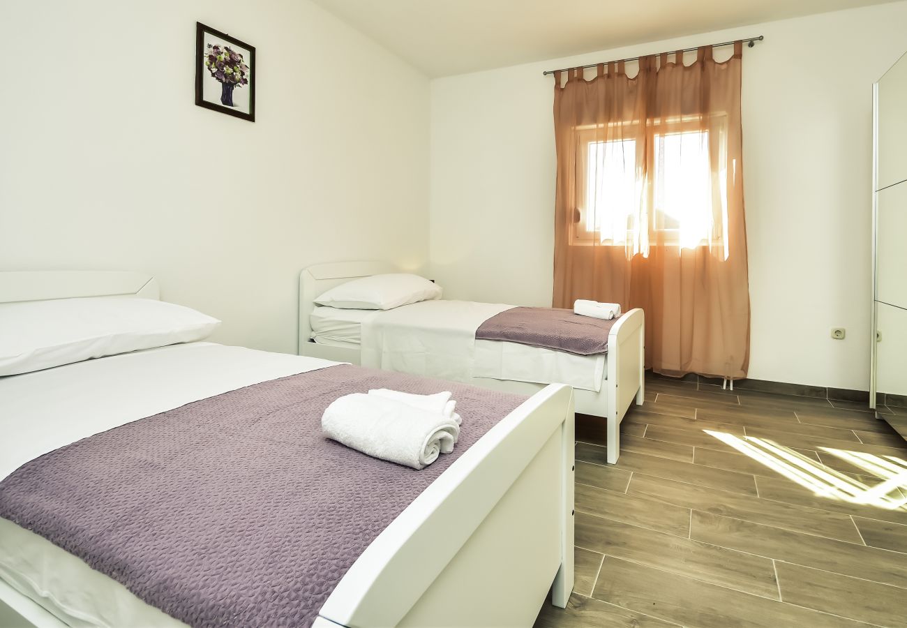 Ferienhaus in Tinj - Villa Ljubica with private pool