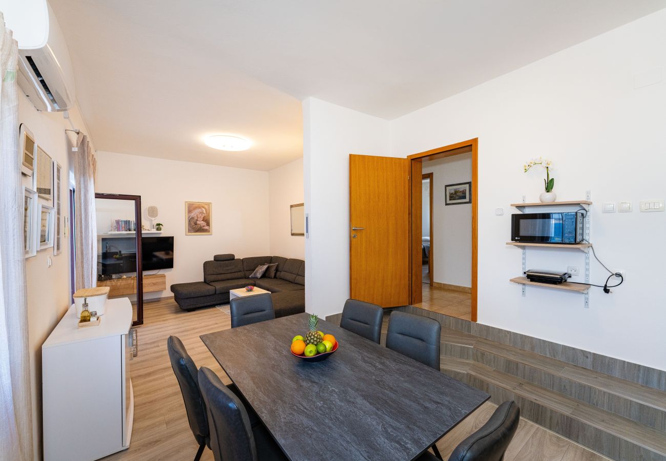 Ferienwohnung in Starigrad - Sea view Apartment Masha