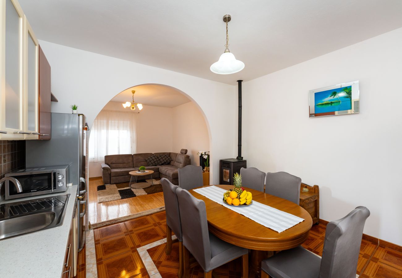 Ferienwohnung in Galovac - Apartment M&N