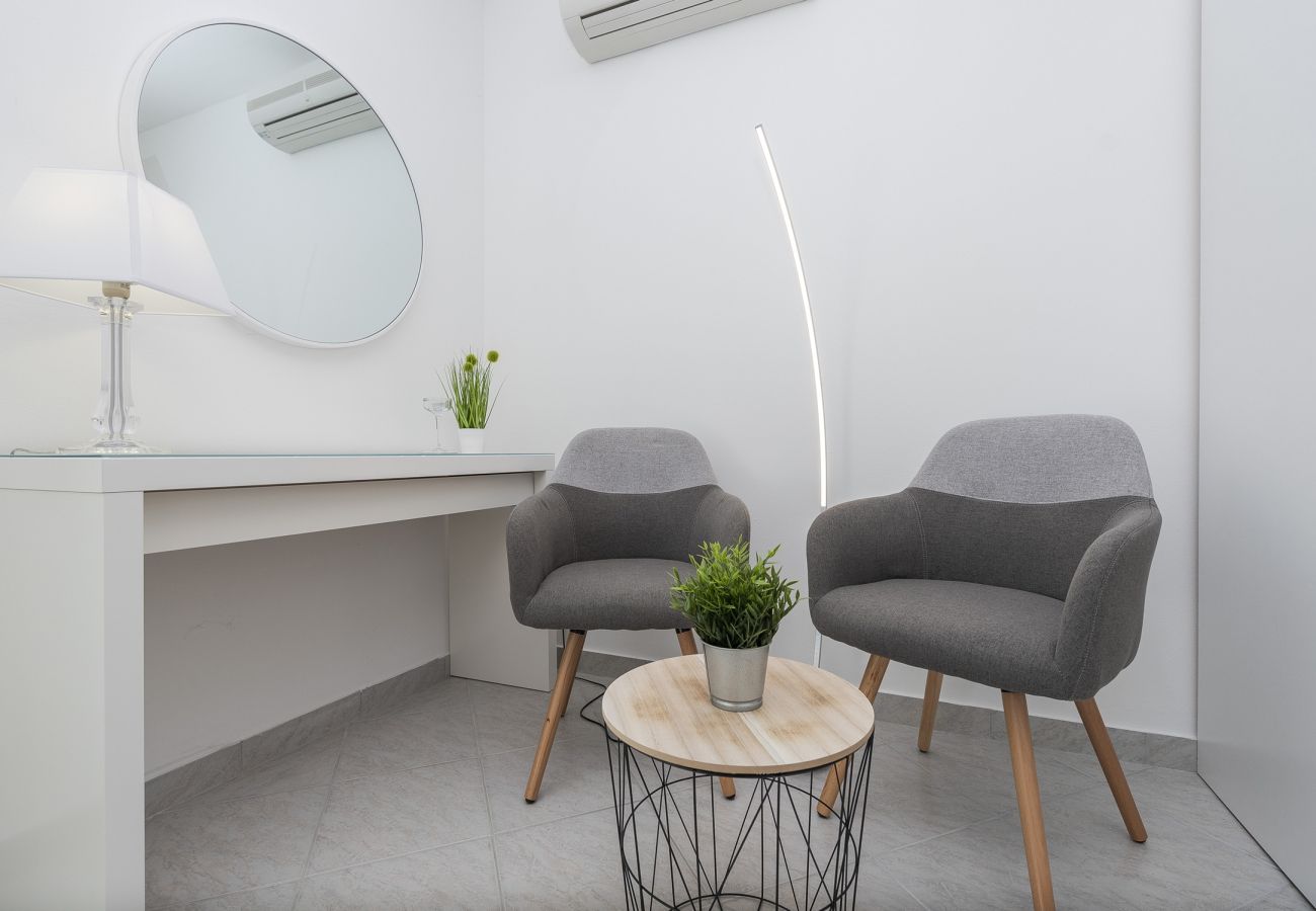 Ferienhaus in Maslenica - Beachfront villa Maslenica