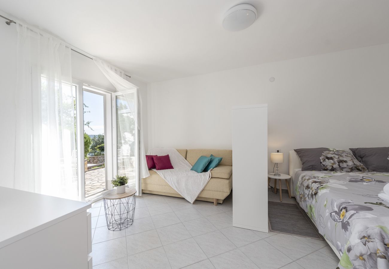 Ferienhaus in Maslenica - Beachfront villa Maslenica