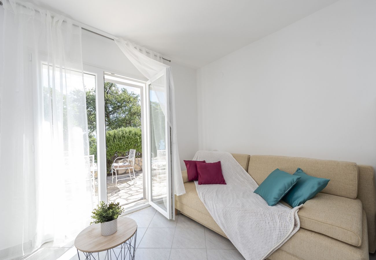 Ferienhaus in Maslenica - Beachfront villa Maslenica