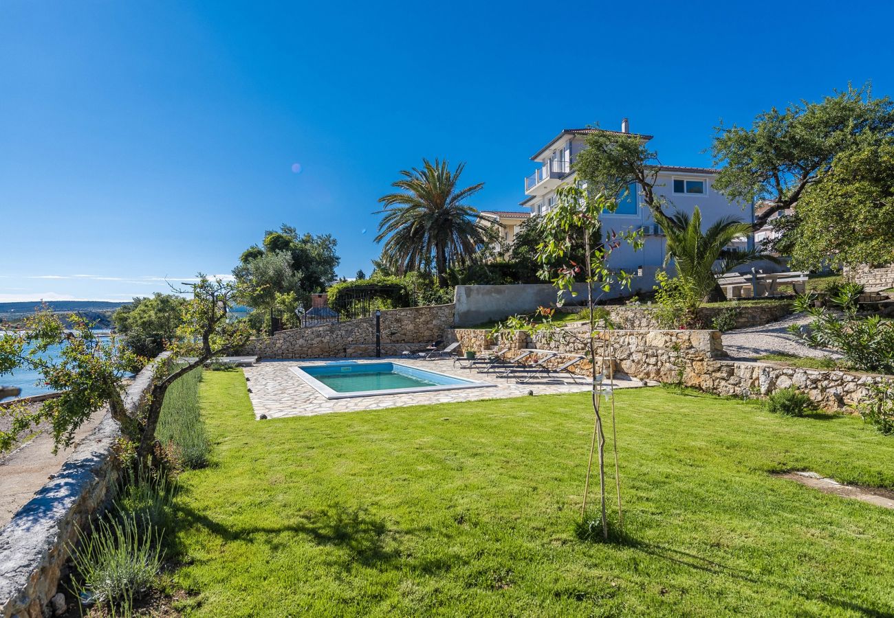 Ferienhaus in Maslenica - Beachfront villa Maslenica