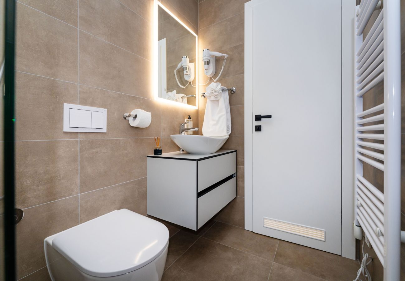 Ferienwohnung in Starigrad - Apartment Senti with shared pool