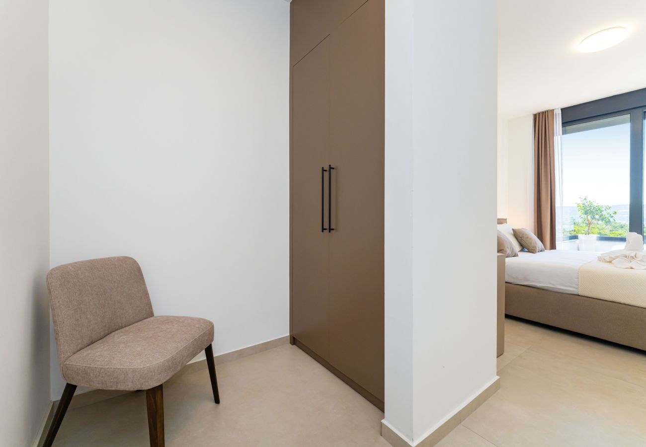 Ferienwohnung in Starigrad - Apartment Senti with shared pool