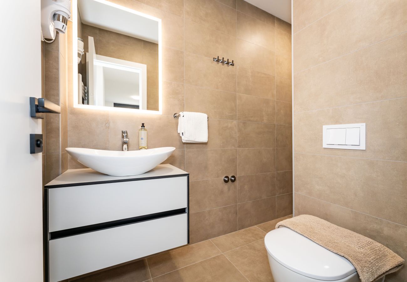 Ferienwohnung in Starigrad - Apartment Senti with shared pool