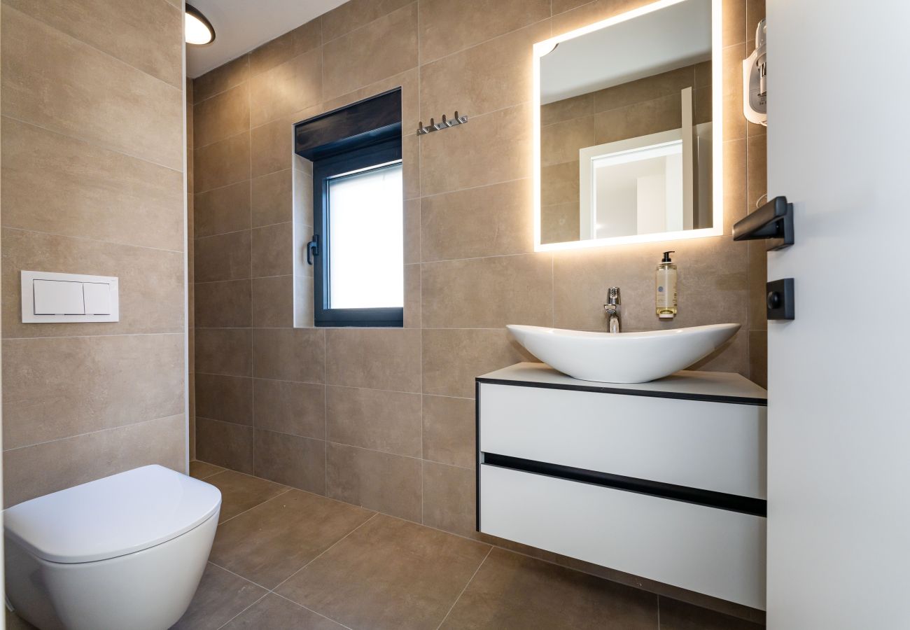 Ferienwohnung in Starigrad - Apartment Senti with shared pool