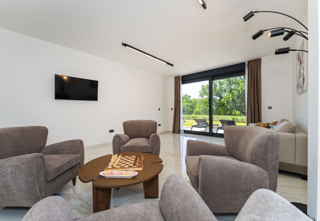 Ferienwohnung in Starigrad - Apartment Senti with shared pool