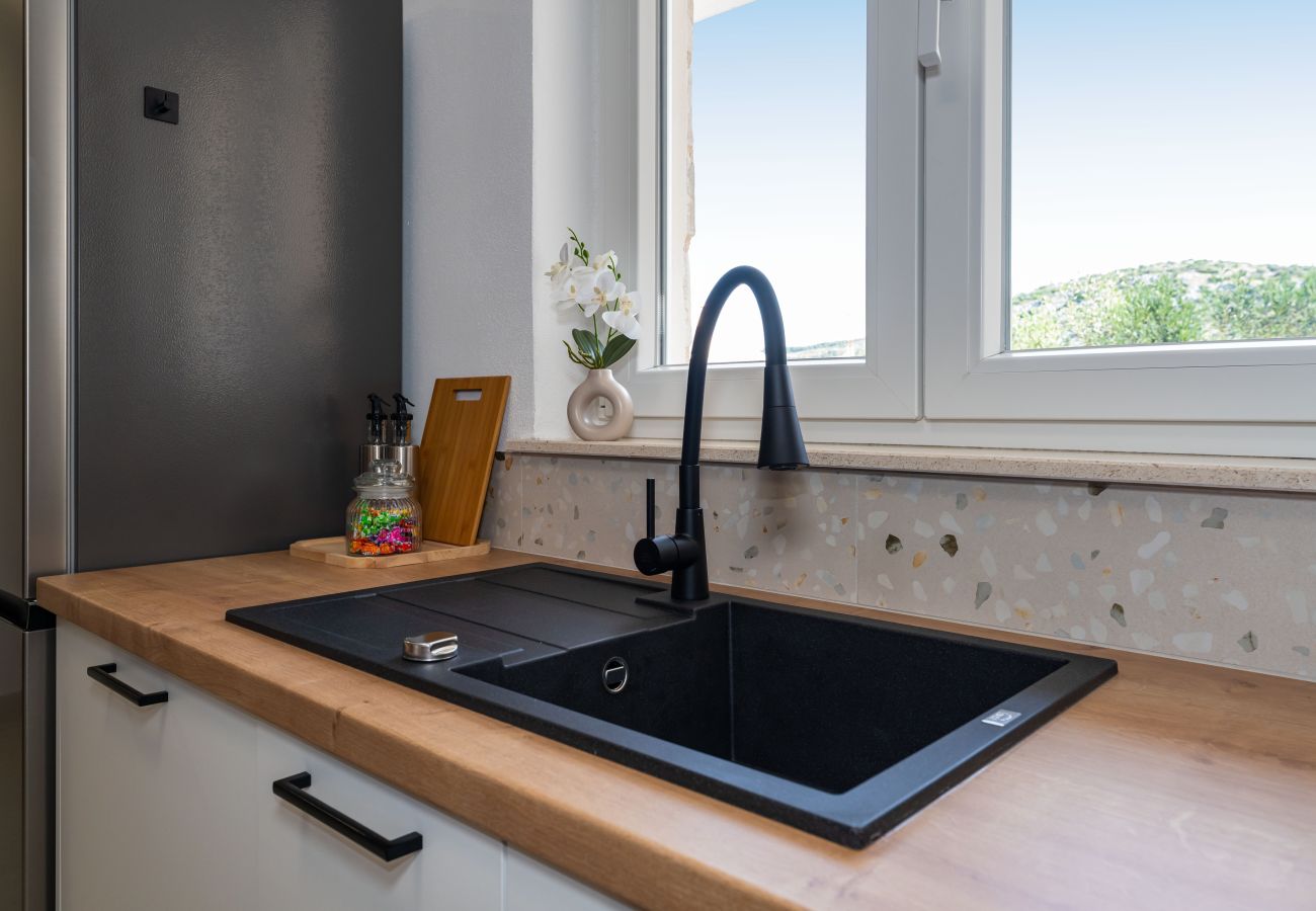 Ferienhaus in Šibenik - Holiday home Casa Ivana