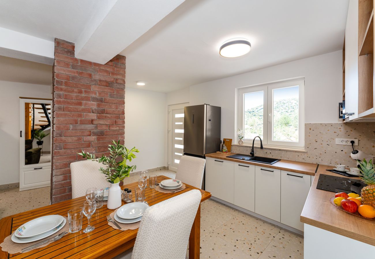 Ferienhaus in Šibenik - Holiday home Casa Ivana
