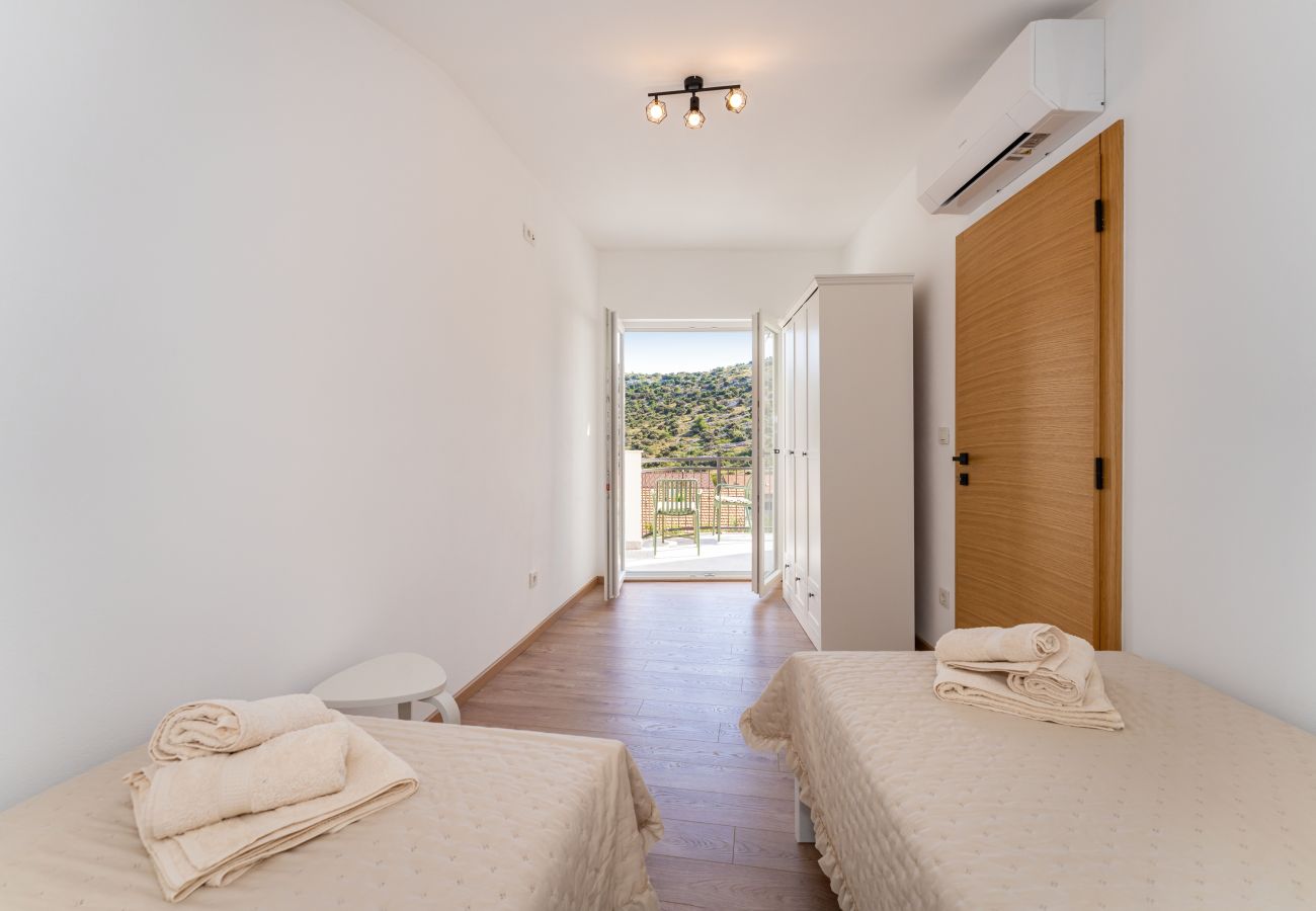 Ferienhaus in Šibenik - Holiday home Casa Ivana