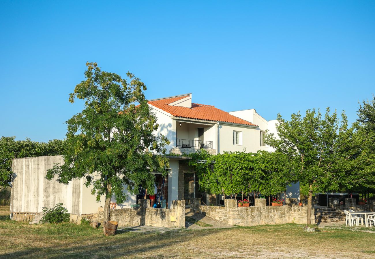 Ferienhaus in Donji Kašic - Holiday home Mandorla