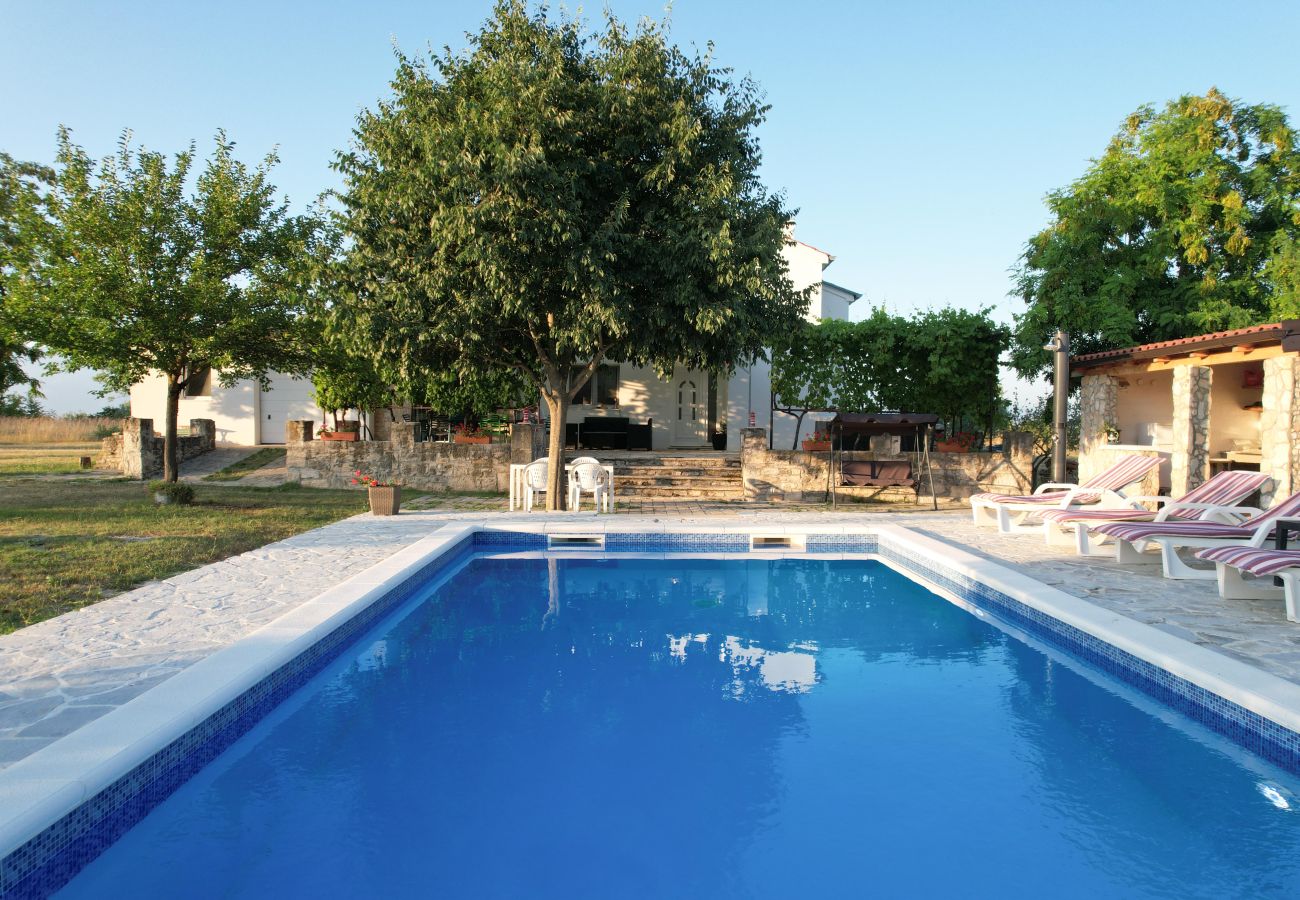 Ferienhaus in Donji Kašic - Holiday home Mandorla
