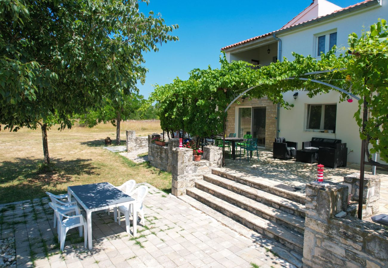 Ferienhaus in Donji Kašic - Holiday home Mandorla