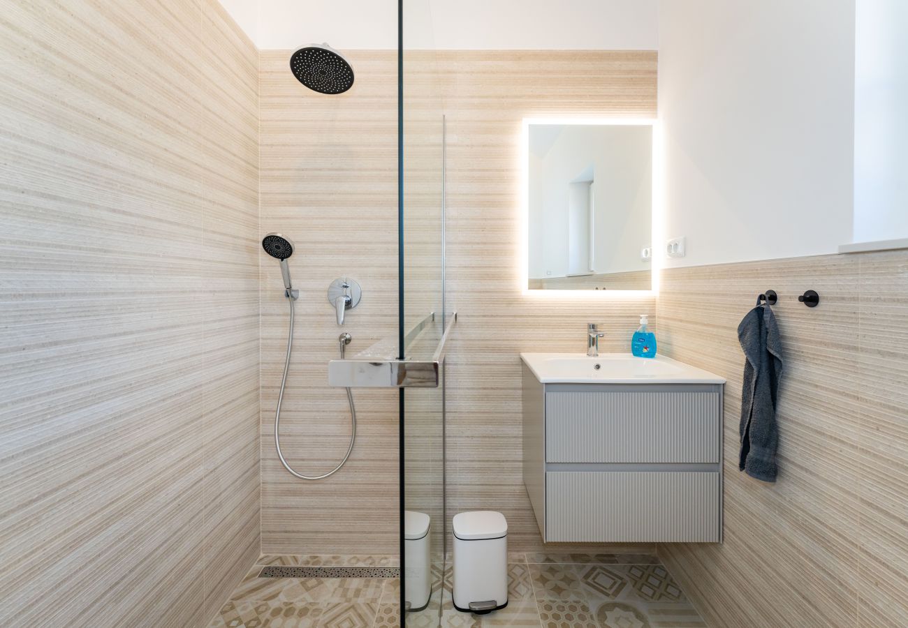 Ferienhaus in Šibenik-Ražine - Holiday Home Matija