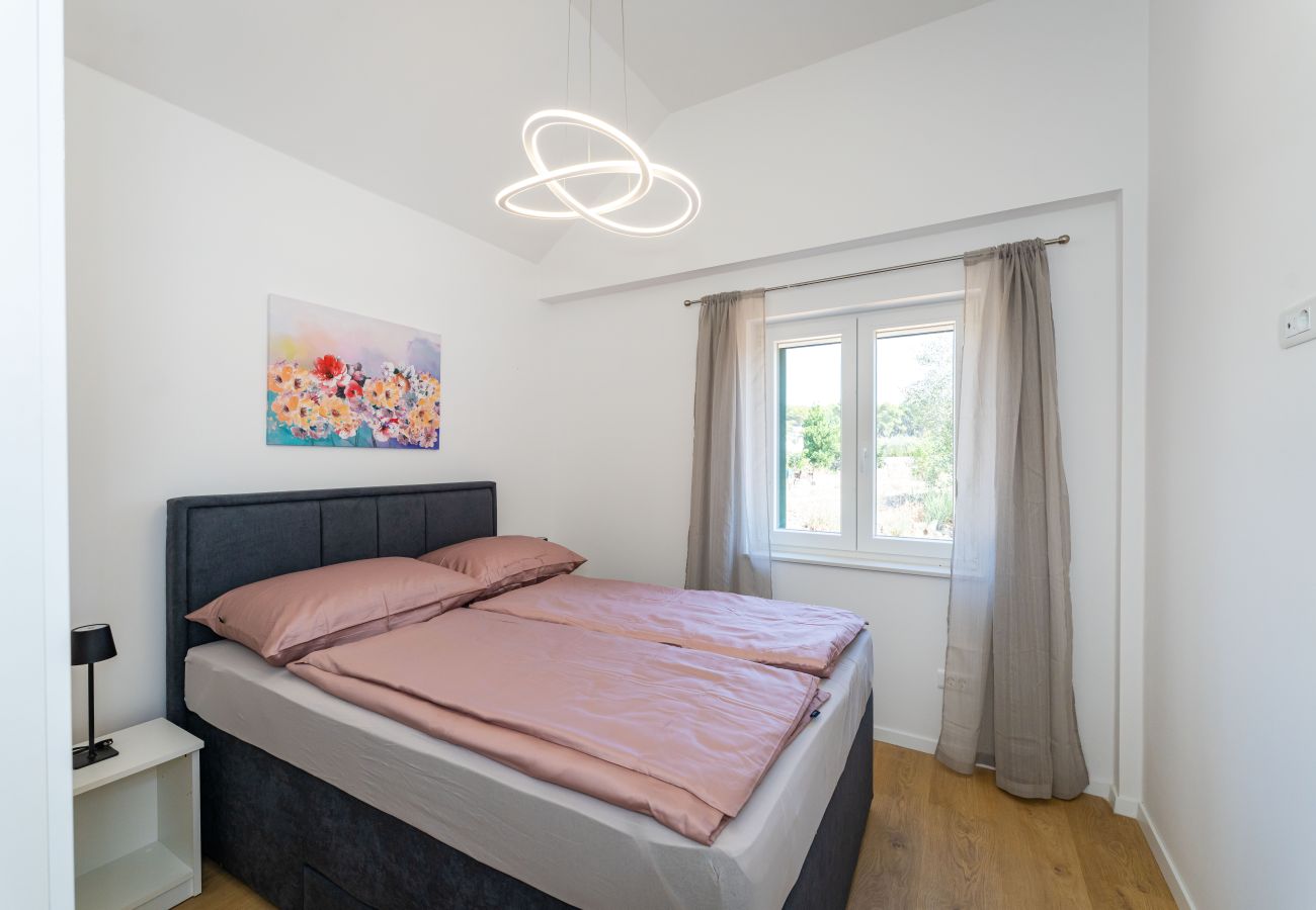 Ferienhaus in Šibenik-Ražine - Holiday Home Matija