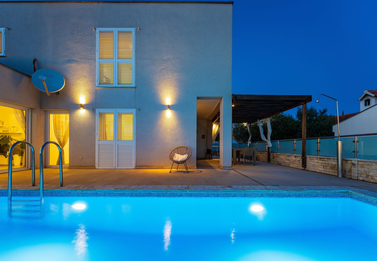 Casa en Maslenica - Sea view Villa Anpero