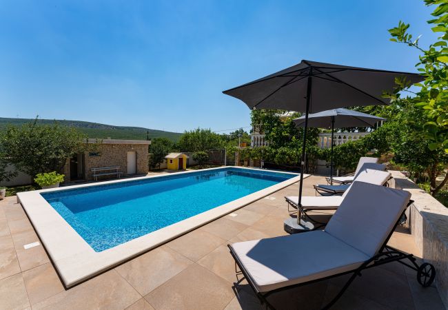 Casa en Zaton Obrovacki - Villa Sucic with private pool Casa en Zaton Obrovacki - Villa Sucic with private pool