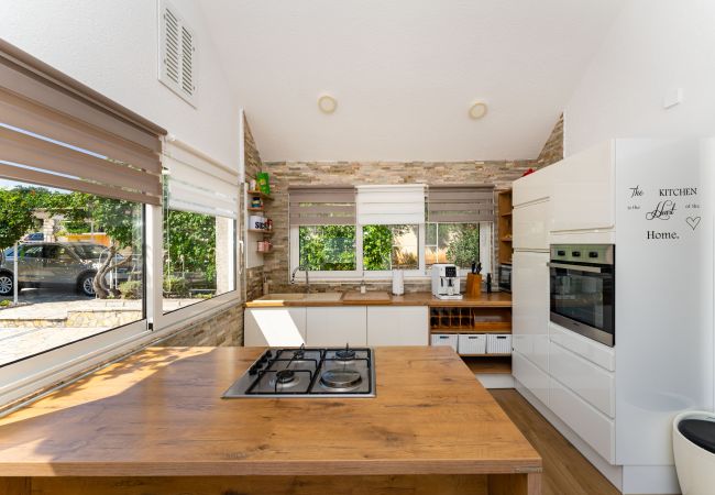 Casa en Zaton Obrovacki - Villa Sucic with private pool Casa en Zaton Obrovacki - Villa Sucic with private pool