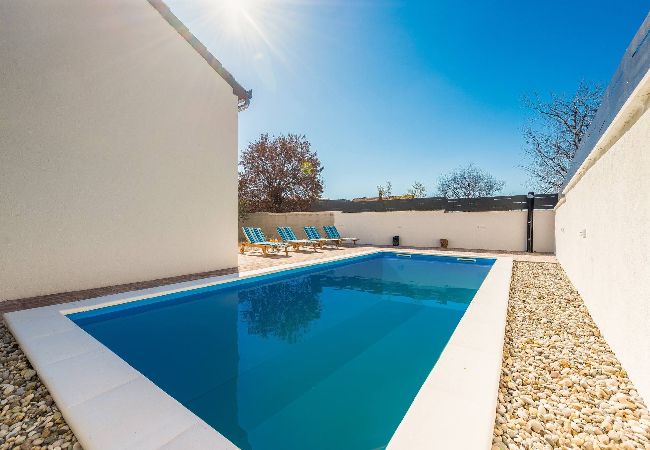 Casa en Škabrnja - Holiday home Barba Casa en Škabrnja - Holiday home Barba