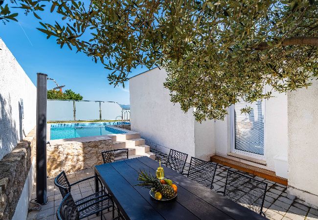 Apartamento en Maslenica - Sea view apartment Dajana Apartamento en Maslenica - Sea view apartment Dajana