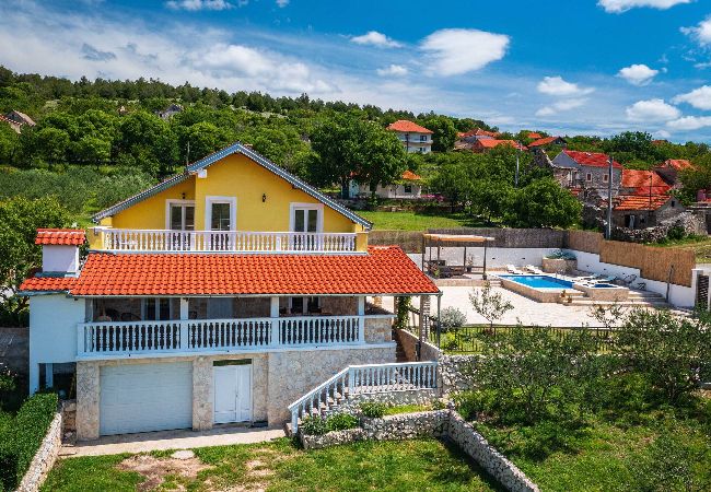 Casa en Žažvic - Holiday home Agro Casa Casa en Žažvic - Holiday home Agro Casa