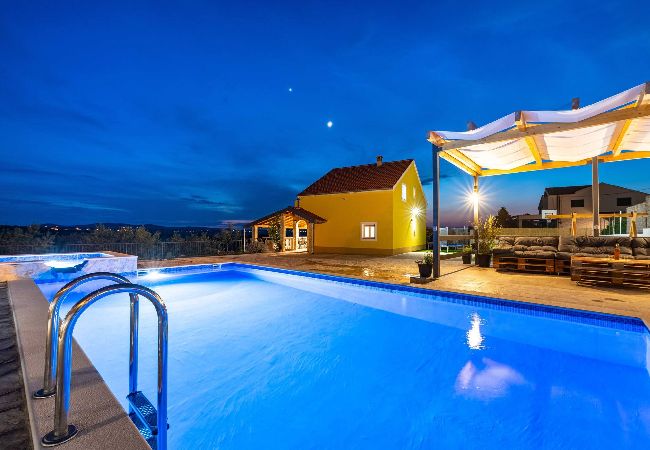 Casa en Žažvic - Holiday home Agro Casa Casa en Žažvic - Holiday home Agro Casa
