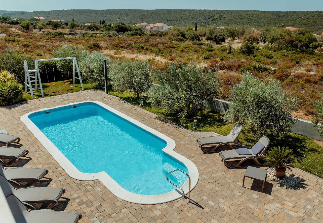 Villa en Debeljak - Villa Providenca with heated pool