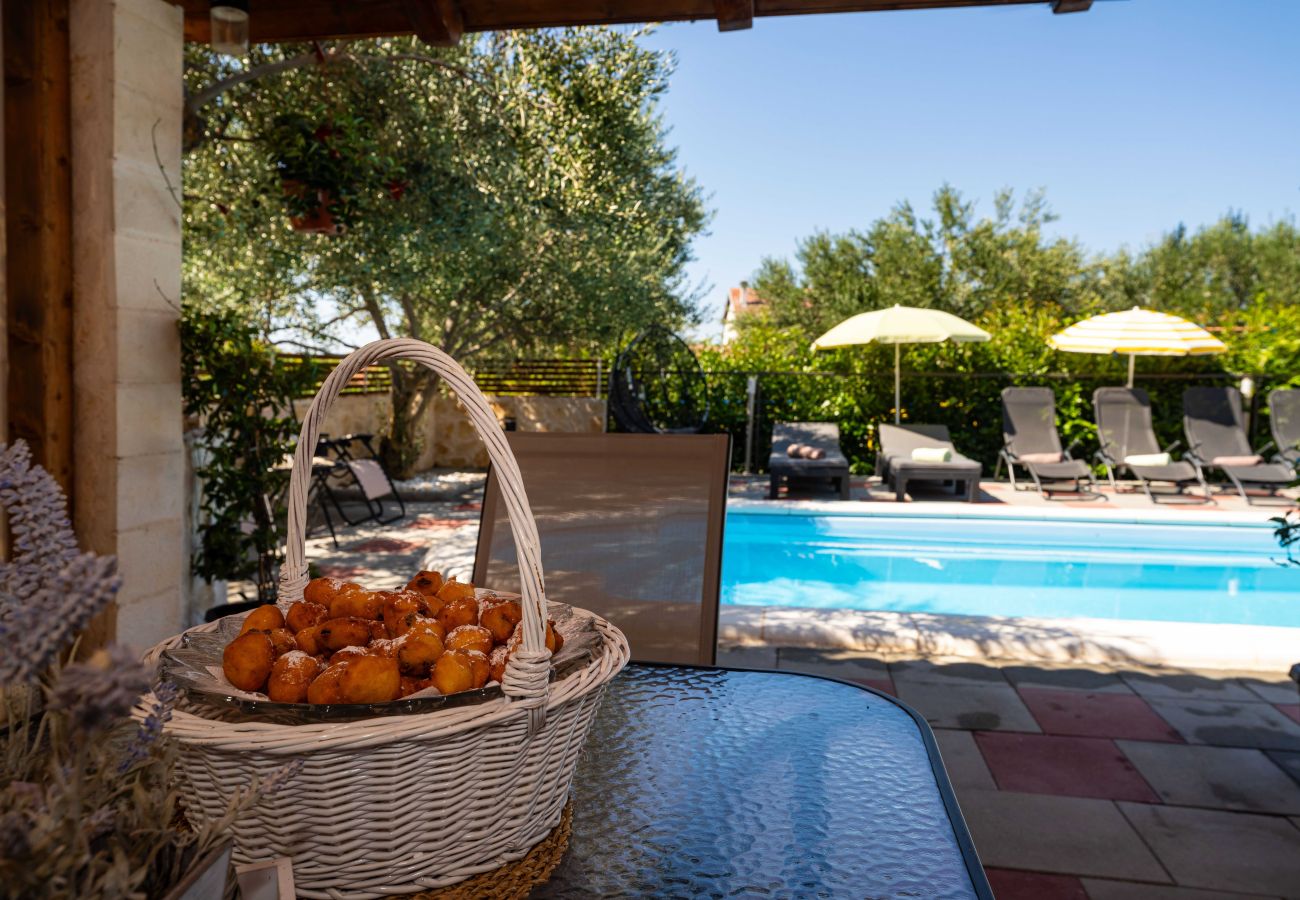 Casa en Krkovic - Holiday home Olive Garden