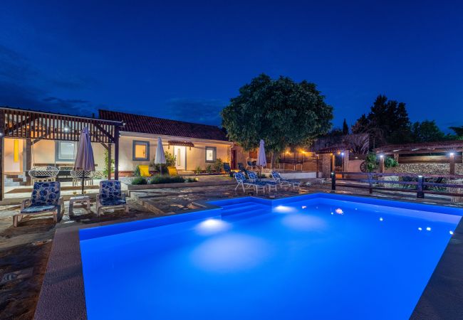 Casa en Zapužane - Holiday home Burgija Casa en Zapužane - Holiday home Burgija