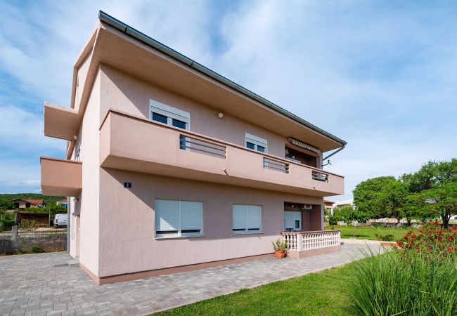 Apartamento en Posedarje - Sea view apartment Nika Apartamento en Posedarje - Sea view apartment Nika