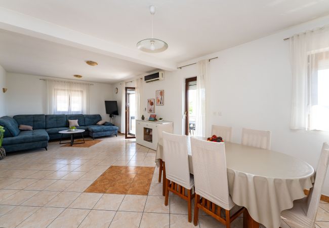 Casa en Maslenica - Holiday home Anatea Casa en Maslenica - Holiday home Anatea