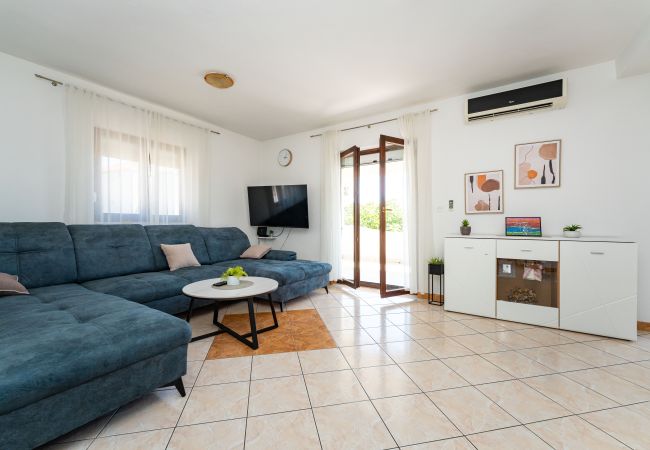 Casa en Maslenica - Holiday home Anatea Casa en Maslenica - Holiday home Anatea