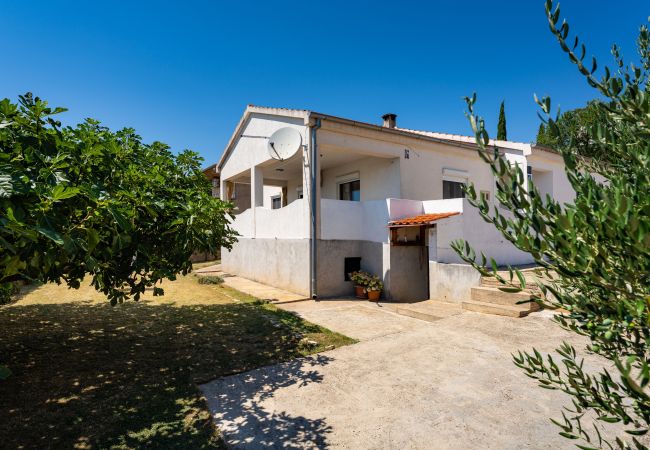 Casa en Maslenica - Holiday home Anatea Casa en Maslenica - Holiday home Anatea