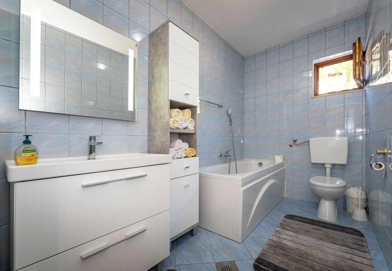 Casa en Maslenica - Holiday home Anatea