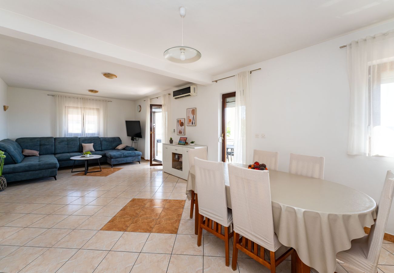 Casa en Maslenica - Holiday home Anatea