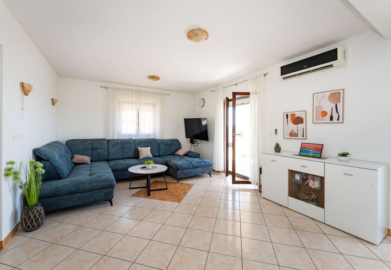 Casa en Maslenica - Holiday home Anatea